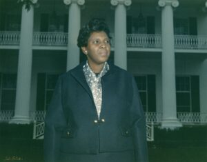 barbara jordan standing in front of the texas state house 